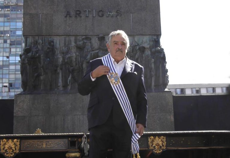 Libro de Condolencias por el fallecimiento del señor ex Presidente D. José Mujica Cordano