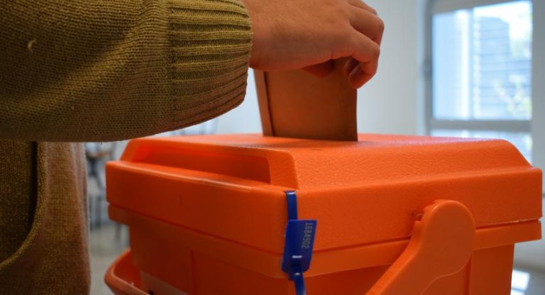 Justificación de no voto elecciones departamentales y municipales 2025